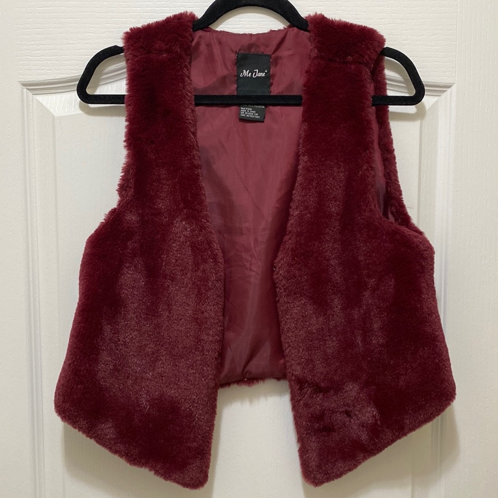 Maroon faux fur vest. Great condition.